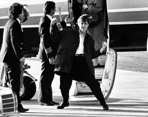 Paul McCartney arrives in Liverpool, at Speke airport. 28th November 1984