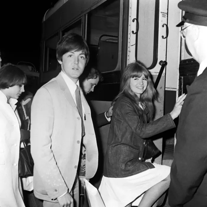Framed Print : Paul McCartney and girlfriend Jane Asher return to London Airport after a holiday in Framed Print : Paul McCartney and girlfriend Jane Asher return to London Airport after a holiday in