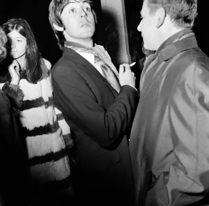 Framed Print : Paul McCartney leaving the New London Synagogue, St. Johns Wood Framed Print : Paul McCartney leaving the New London Synagogue, St. Johns Wood