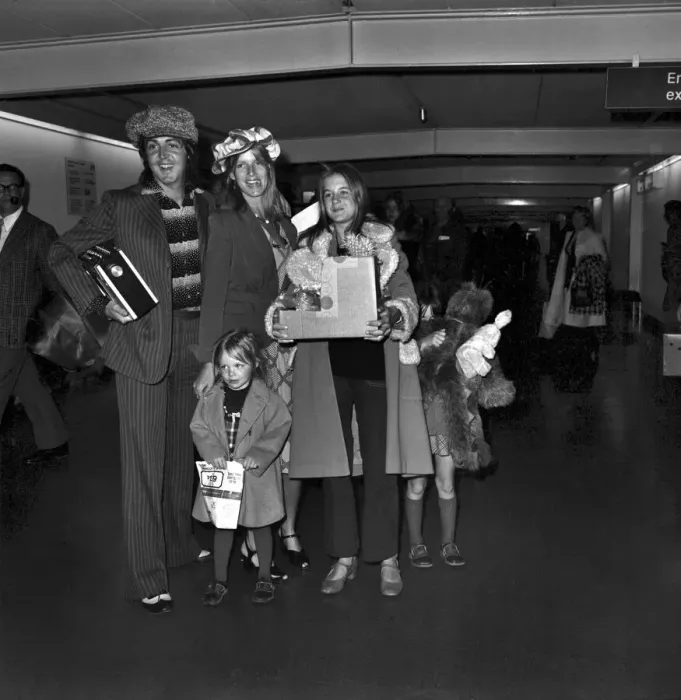 Framed Print : Paul McCartney: Paul MaCartney and wife Linda with their family arrived at Heathrow