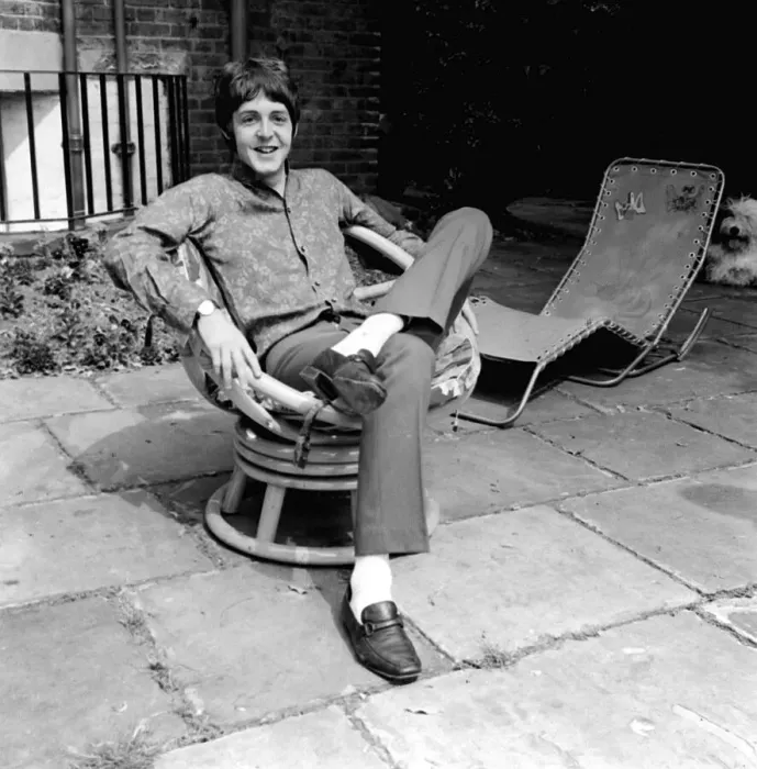 Framed Print : Paul McCartney at his St Johns Wood house on his 25th birthday 18 June 1967