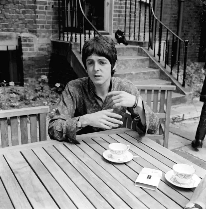 Framed Print : Paul McCartney at his St Johns Wood house on his 25th birthday 18 June 1967