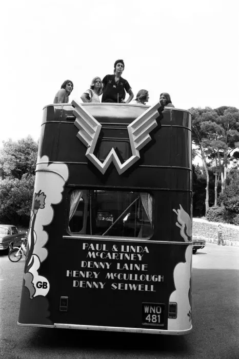 Framed Print : Paul McCartney and his wife Linda in Paris, France, with other members of the group Wings Framed Print : Paul McCartney and his wife Linda in Paris, France, with other members of the group Wings