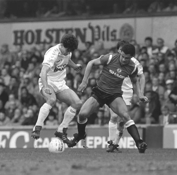 Framed Print : Paul McGrath during the Manchester United vs Tottenham Hotspur League Division One match Framed Print : Paul McGrath during the Manchester United vs Tottenham Hotspur League Division One match