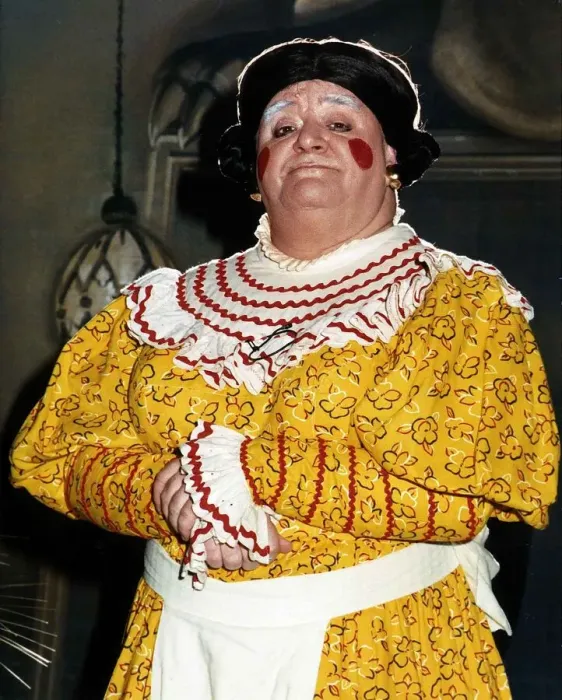 Framed Print : Paul Shane actor and comedian As Widow Twankey in the Pantomime December