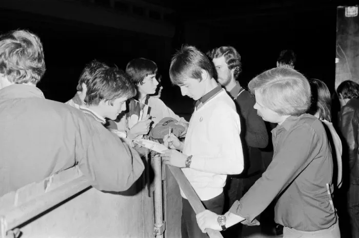 Framed Print : Paul Weller, and his band, The Jam, pictured during their final ever gig in 1982