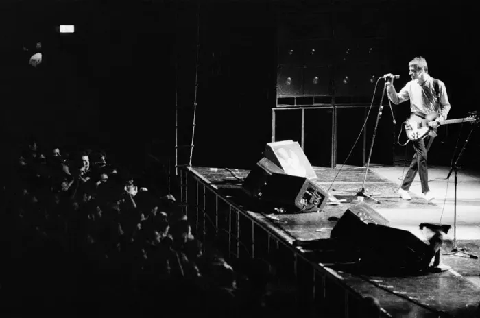Framed Print : Paul Weller, and his band, The Jam, pictured during their final ever gig in 1982