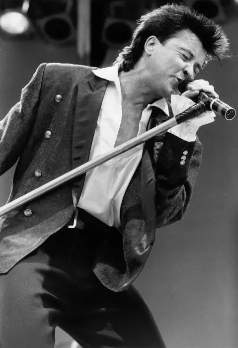 Framed Print : Paul Young pop singer at Live Aid Concert 1985 Wembley Stadium