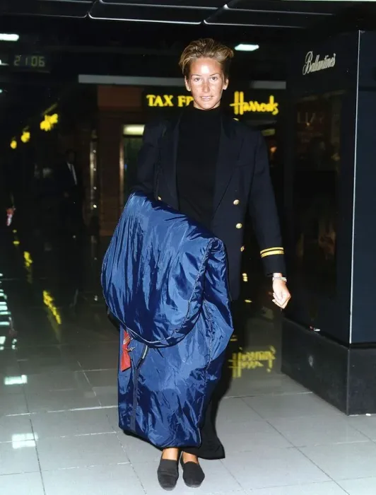 Framed Print : Paula Hamilton model outside Harrods DBase Framed Print : Paula Hamilton model outside Harrods DBase