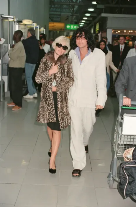 Framed Print : Paula Yates and her boyfriend, INXS singer Michael Hutchence leave Heathrow Airport for Framed Print : Paula Yates and her boyfriend, INXS singer Michael Hutchence leave Heathrow Airport for