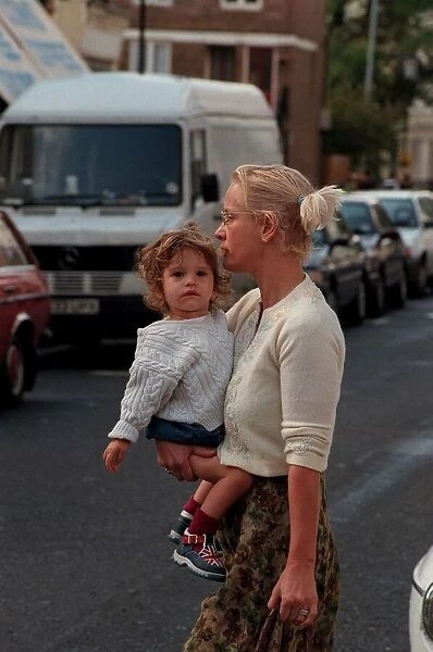 Paula Yates TV Presenter September 1998 Leaving her home in Notting Hill holding