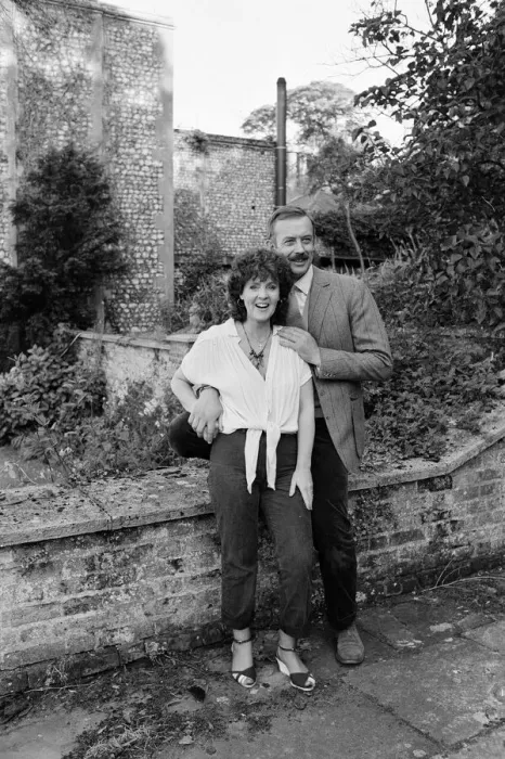 Framed Print : Pauline Collins and Roy Marsden on the set of The Black Tower'in Norfolk Framed Print : Pauline Collins and Roy Marsden on the set of The Black Tower'in Norfolk
