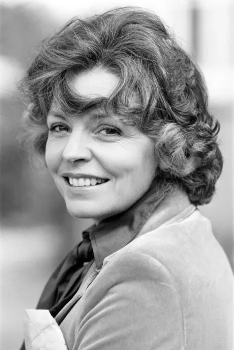Framed Print : Pauline Yates, actress who plays wife Elizabeth Perrin in BBC comedy series Framed Print : Pauline Yates, actress who plays wife Elizabeth Perrin in BBC comedy series