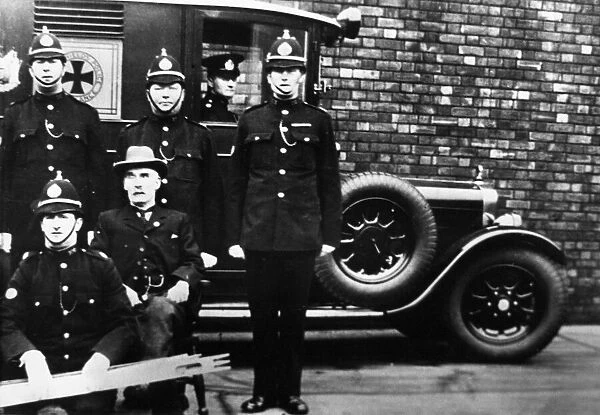 PC Billy Baines, right, in the 1920s when he was a competitor with South Shields police