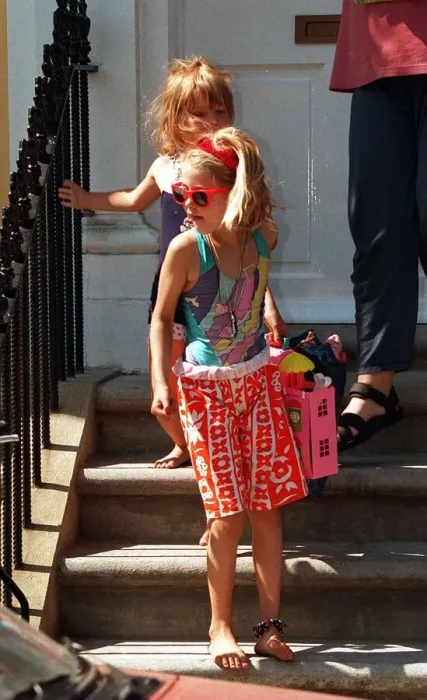 Framed Print : PEACHES YATES PULLS A FACE AFTER VISITING HER NEW SISTER HEAVENLEY HIRaNI TIGERLILY Framed Print : PEACHES YATES PULLS A FACE AFTER VISITING HER NEW SISTER HEAVENLEY HIRaNI TIGERLILY