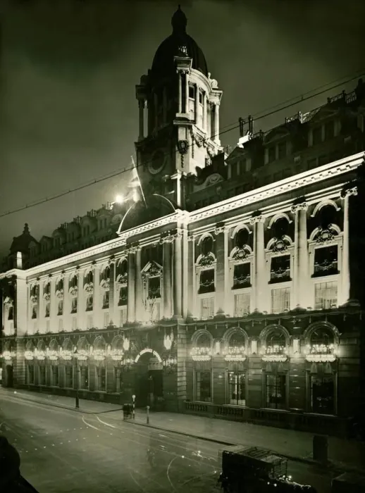 Framed Print : The Pearl Assurance headquarters building in High Holborn decorated illuminated