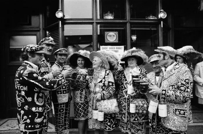 Framed Print : Pearly kings and queens in Covent Garden market, London. 9th May 1970 Framed Print : Pearly kings and queens in Covent Garden market, London. 9th May 1970