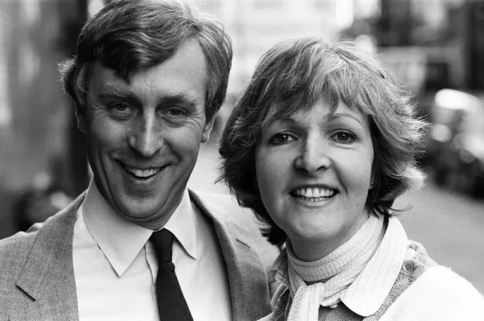 Framed Print : Penelope Keith and her husband Rodney Timpson outside the Apollo Theatre Framed Print : Penelope Keith and her husband Rodney Timpson outside the Apollo Theatre