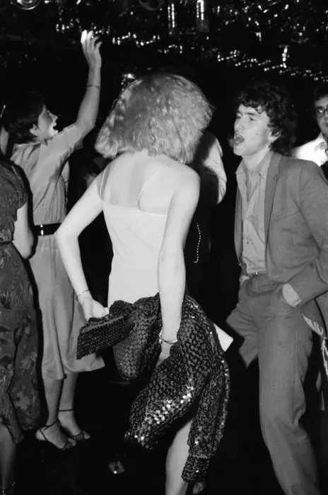 Framed Print : People dancing at the new nightclub Stringfellows in Covent Garden, London Framed Print : People dancing at the new nightclub Stringfellows in Covent Garden, London