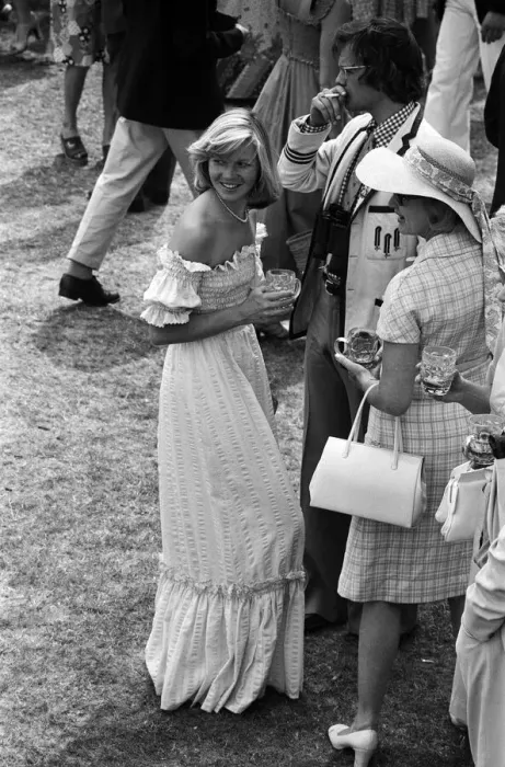 Framed Print : People enjoying the Henley Regatta. River Thames, Henley-on-Thames, Oxfordshire