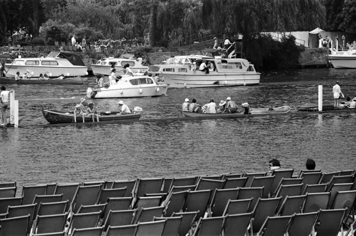Framed Print : People enjoying the Henley Regatta. River Thames, Henley-on-Thames, Oxfordshire