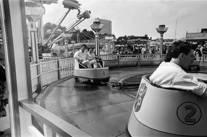 Framed Print : People enjoying the rides at Dreamland amusement park in Margate, Kent. 14th July 1966 Framed Print : People enjoying the rides at Dreamland amusement park in Margate, Kent. 14th July 1966