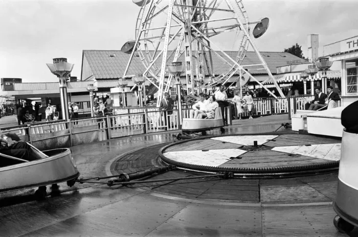 Framed Print : People enjoying the rides at Dreamland amusement park in Margate, Kent. 14th July 1966 Framed Print : People enjoying the rides at Dreamland amusement park in Margate, Kent. 14th July 1966