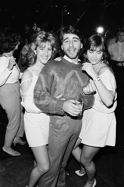 People having a fun at 'Scarletts'club. 1983