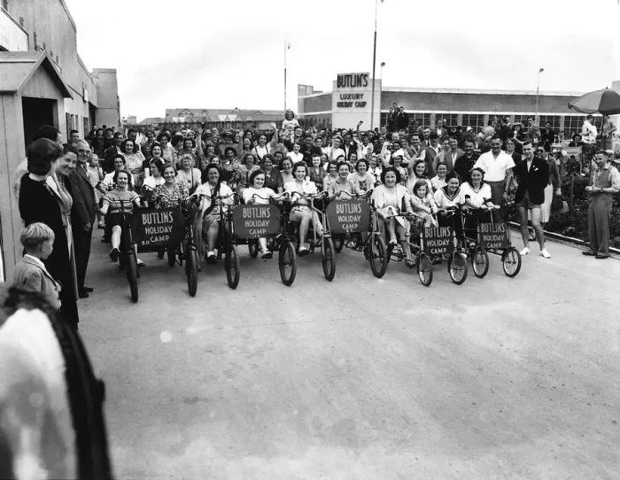 Framed Print : People ride at Butlins Holiday Camp Unknown date Circa 1948 Framed Print : People ride at Butlins Holiday Camp Unknown date Circa 1948