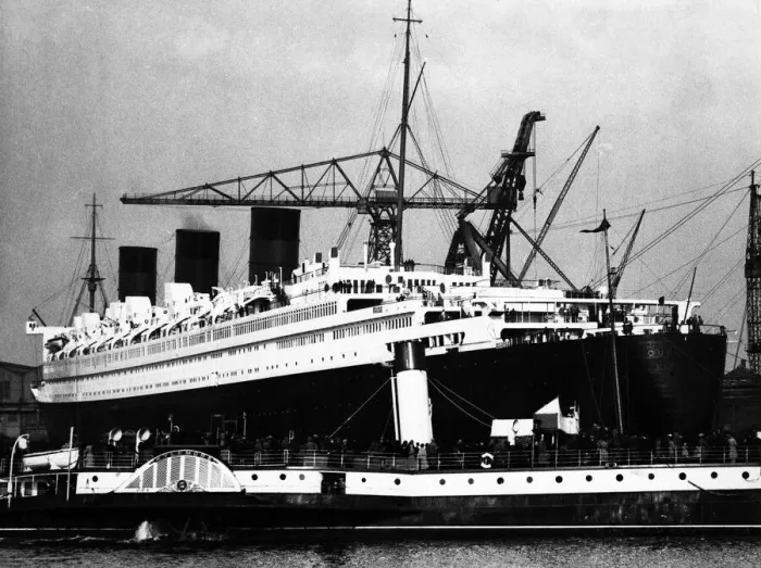Framed Print : People viewing The Cunard White Star ocean liner Queen Mary from the deck of the River Framed Print : People viewing The Cunard White Star ocean liner Queen Mary from the deck of the River