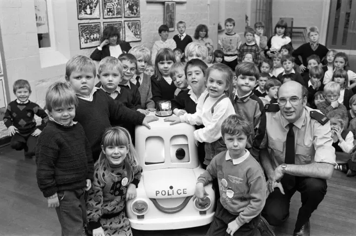 Framed Print : Percy the Police car visits Kayes First School, Clayton West with PC John Bryce Framed Print : Percy the Police car visits Kayes First School, Clayton West with PC John Bryce