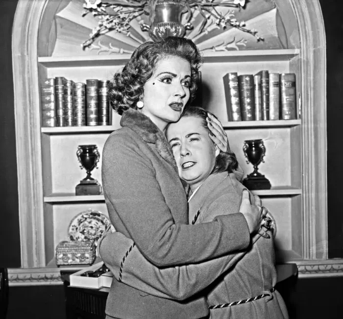 Framed Print : Performance of the play The Spiders Web at the savoy Theatre in London Framed Print : Performance of the play The Spiders Web at the savoy Theatre in London