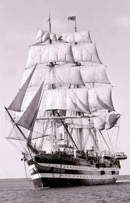 Framed Print : The period Italian sail ship Amerigo Vespucci under full sail as she approaches Plymouth Framed Print : The period Italian sail ship Amerigo Vespucci under full sail as she approaches Plymouth