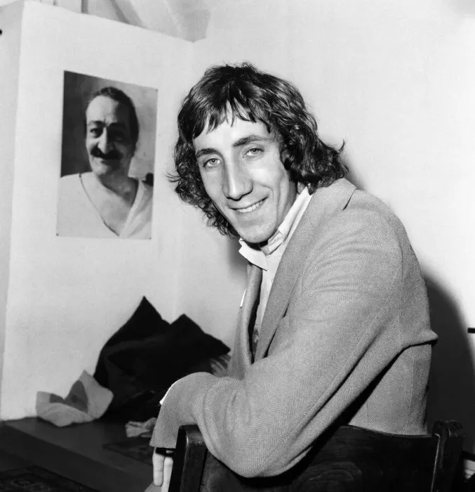 Framed Print : Pete Townshend of British rock group The Who, pictured as he gives a press conference Framed Print : Pete Townshend of British rock group The Who, pictured as he gives a press conference