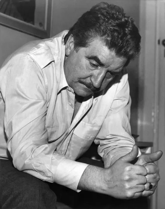 Framed Print : Peter Adamson in his dressing room at the Vaudeville Theatre, London. April 1984 P003880 Framed Print : Peter Adamson in his dressing room at the Vaudeville Theatre, London. April 1984 P003880