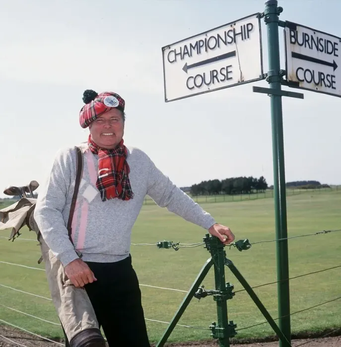 Framed Print : Peter Alliss golf commentator December 1987 Framed Print : Peter Alliss golf commentator December 1987