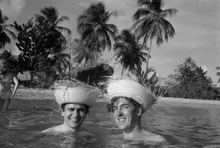 Framed Print : Peter Cook and Dudley Moore on holiday in Bahamas 1966 wearing straw hats inthe sea Framed Print : Peter Cook and Dudley Moore on holiday in Bahamas 1966 wearing straw hats inthe sea
