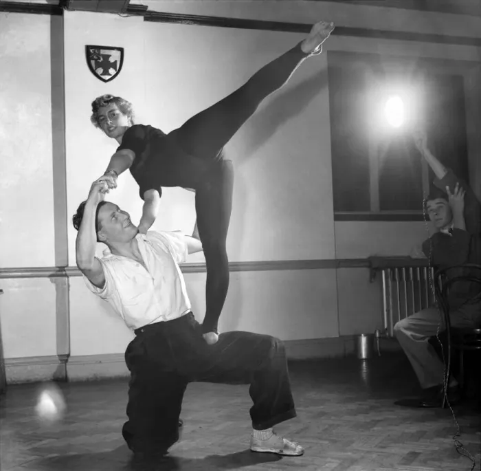 Framed Print : Peter Moir and Brenda Debbie of Kings College in Newcastle practising dancing moves