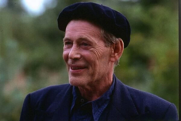 Peter O Toole actor wearing beret August 1989