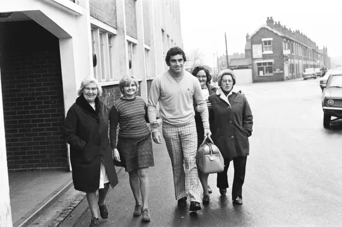 Framed Print : Peter Shilton, Tony Waddingtons record signing reported to Stoke FC ground for Framed Print : Peter Shilton, Tony Waddingtons record signing reported to Stoke FC ground for