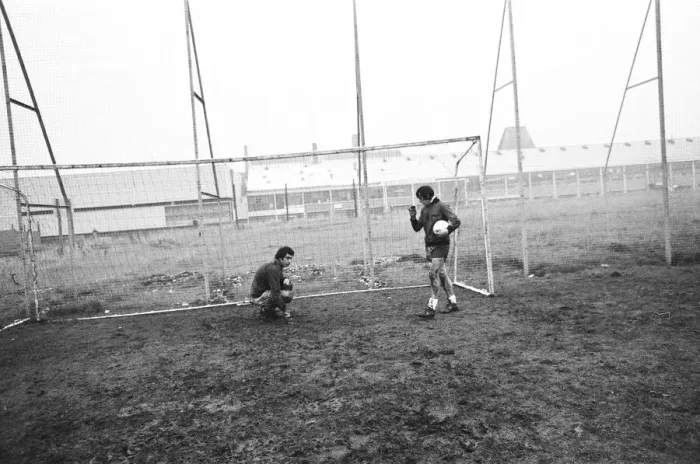 Framed Print : Peter Shilton, Tony Waddingtons record signing reported to Stoke FC ground for Framed Print : Peter Shilton, Tony Waddingtons record signing reported to Stoke FC ground for