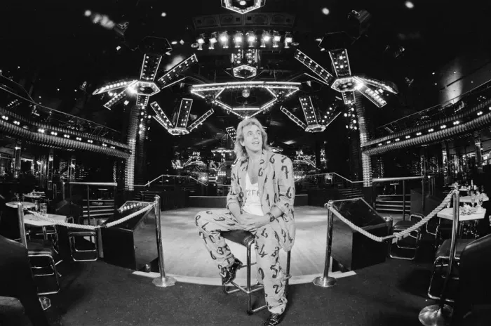 Framed Print : Peter Stringfellow, owner of Cinderellas in Leeds in the 1970s Framed Print : Peter Stringfellow, owner of Cinderellas in Leeds in the 1970s