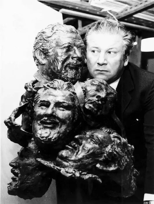 Framed Print : Peter Ustinov Film Actor with some bronze sculptures of his face Framed Print : Peter Ustinov Film Actor with some bronze sculptures of his face