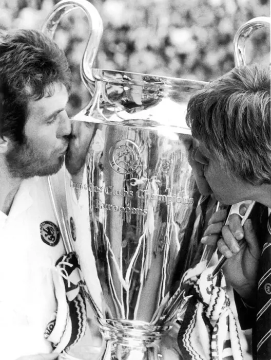 Framed Print : Peter Withe and Nigel Spink kiss the European Cup... Aston Villa. 1982 Framed Print : Peter Withe and Nigel Spink kiss the European Cup... Aston Villa. 1982