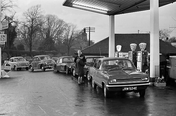 Petrol Queues for the Motor Mart garage on London Road. Long queues are forming in a bid
