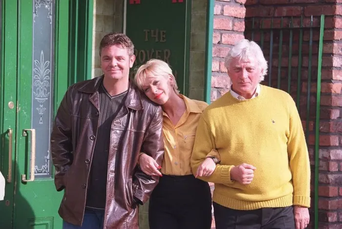 Framed Print : Phil Middlemiss Coronation Street actor October 1998 with colleague Denise Welch