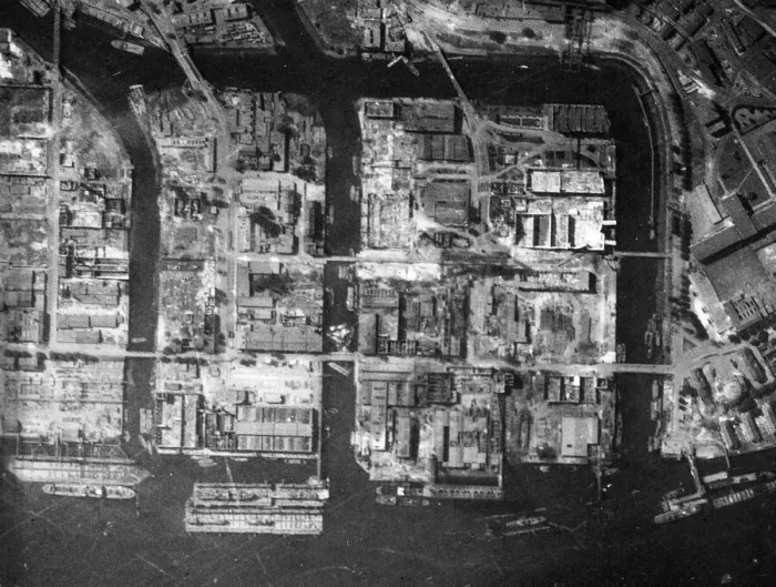 Framed Print : Photo-reconnaissance image taken by a Spitfire of 541 Squadron over Hamburg