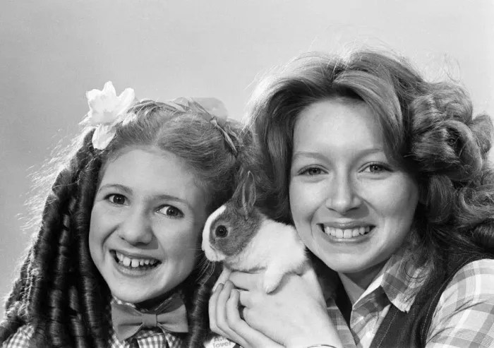 Framed Print : Photocall with Bonnie Langford & Lena Zavaroni to promote their upcoming special one hour Framed Print : Photocall with Bonnie Langford & Lena Zavaroni to promote their upcoming special one hour