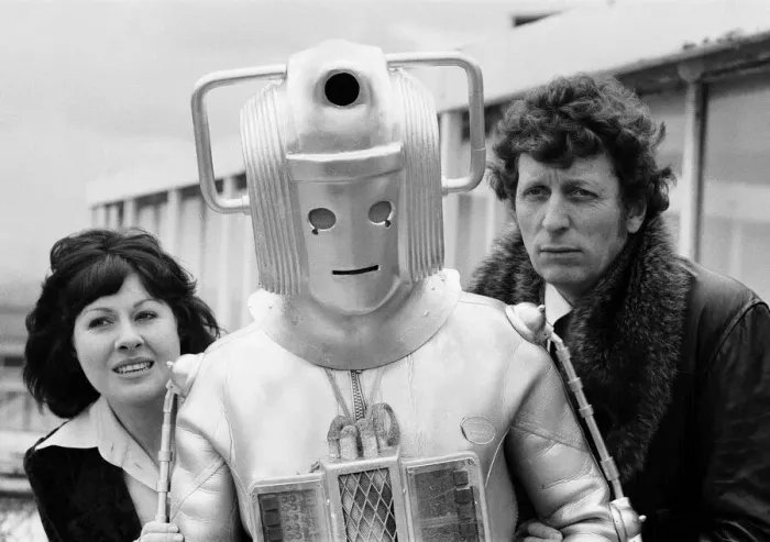 Framed Print : Photocall to introduce new Doctor, actor Tom Baker - the 4th Doctor - pictured with Framed Print : Photocall to introduce new Doctor, actor Tom Baker - the 4th Doctor - pictured with