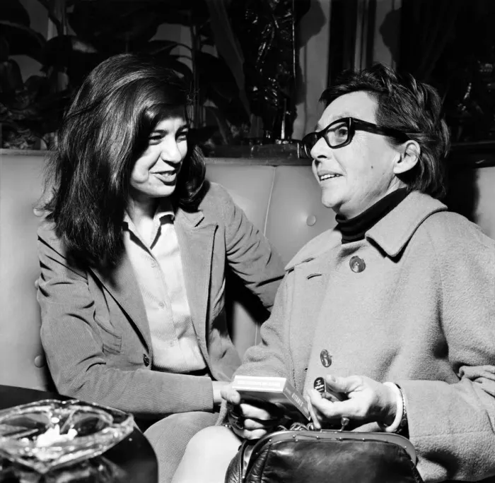 Framed Print : Photographed in the Mayfair Hotel, W. 1. Susan Sontag and Margaret Duras